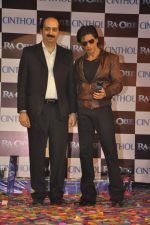 Shahrukh Khan unveils CInthol-Ra.one Deo in Filmcity, Mumbai on 4th Oct 2011 (24).JPG
